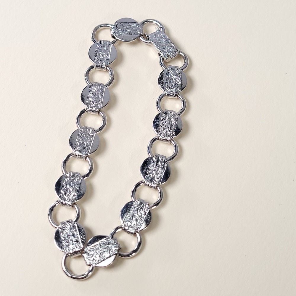 Sarah Coventry Link Bracelet Women 6.75 Silver Tone Textured Retro MCM Vintage